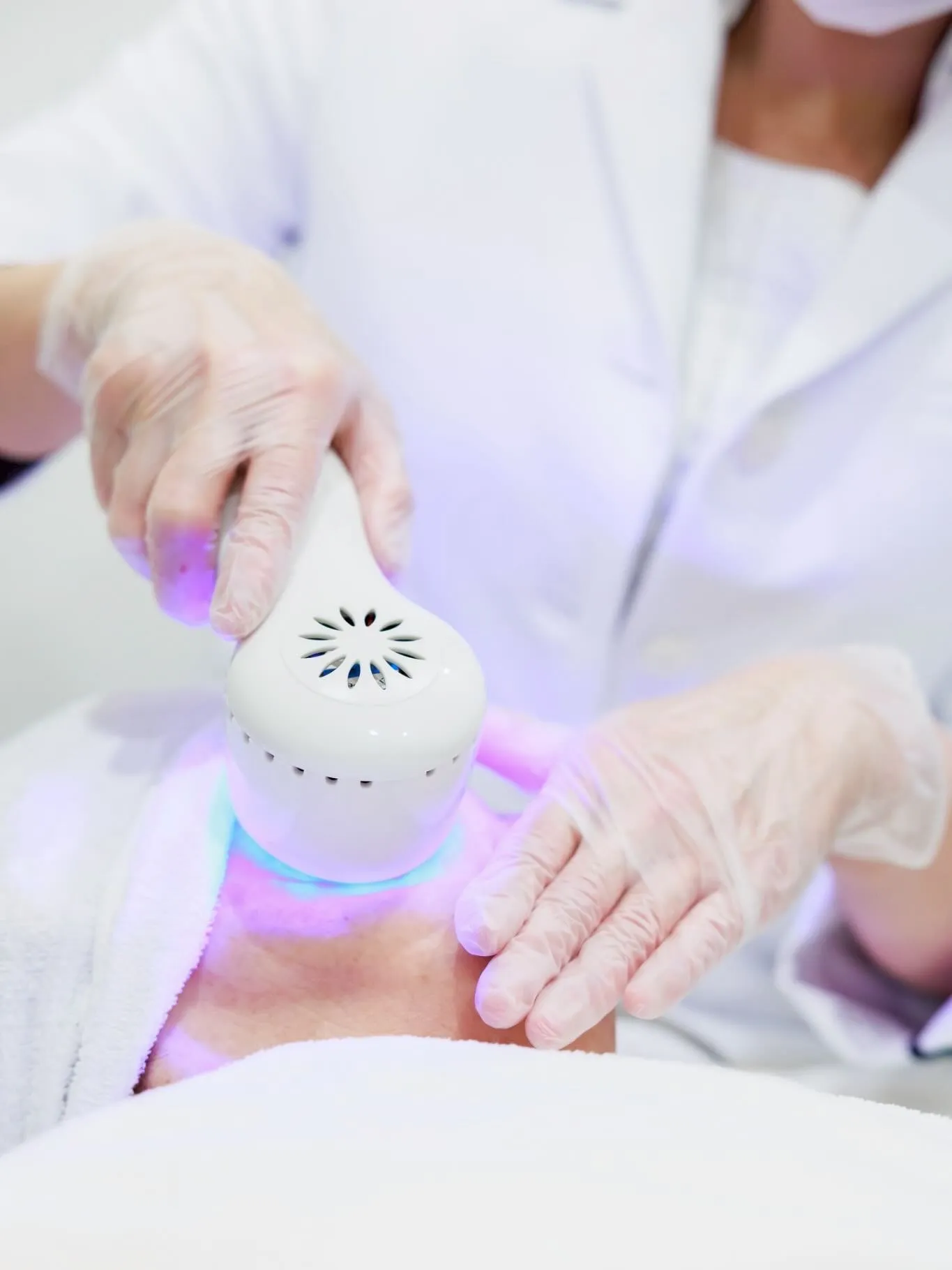 ホワイトラボ正規店名古屋・最新シミ取り